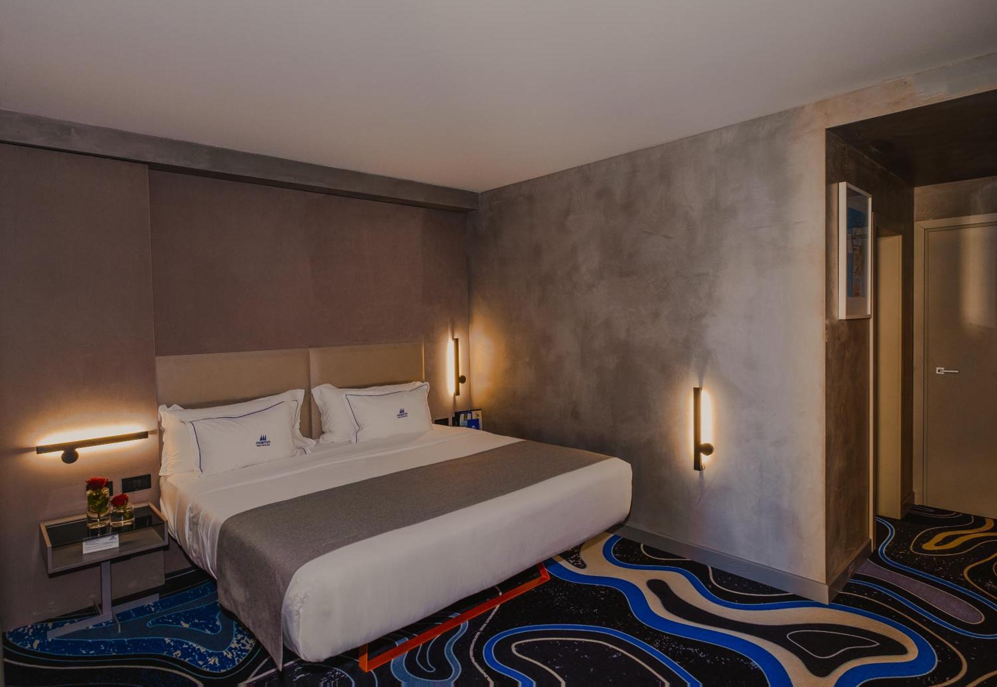 Maritim Marina Bay Resort Spa & Casino Adult Friendly Vlorë Buitenkant foto A room at the hotel