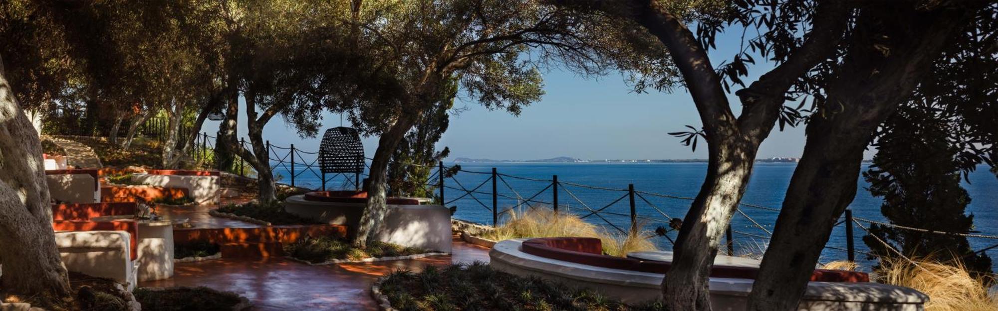 Maritim Marina Bay Resort Spa & Casino Adult Friendly Vlorë Buitenkant foto The seafront of the hotel