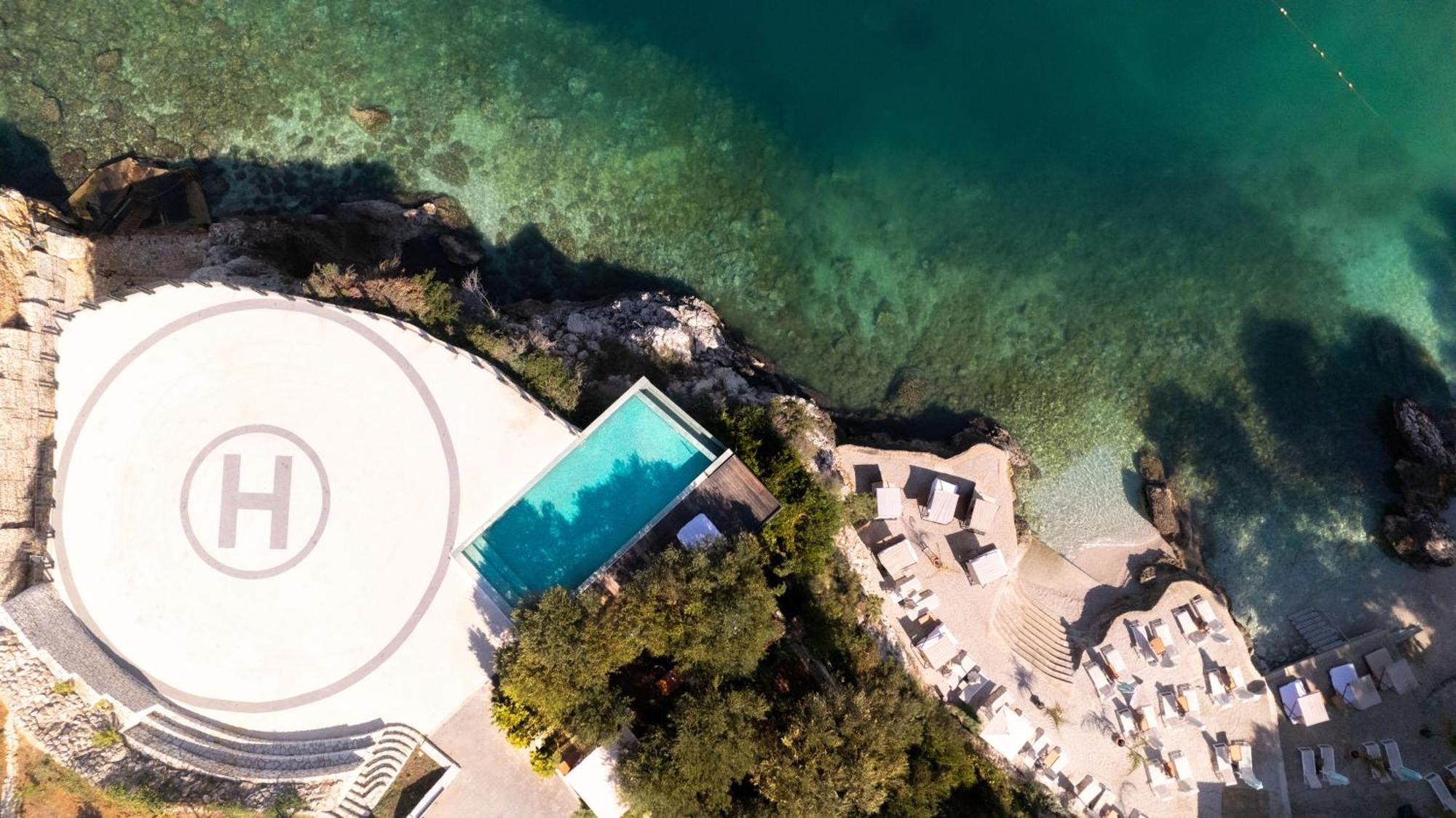 Maritim Marina Bay Resort Spa & Casino Adult Friendly Vlorë Buitenkant foto Aerial view of the pool